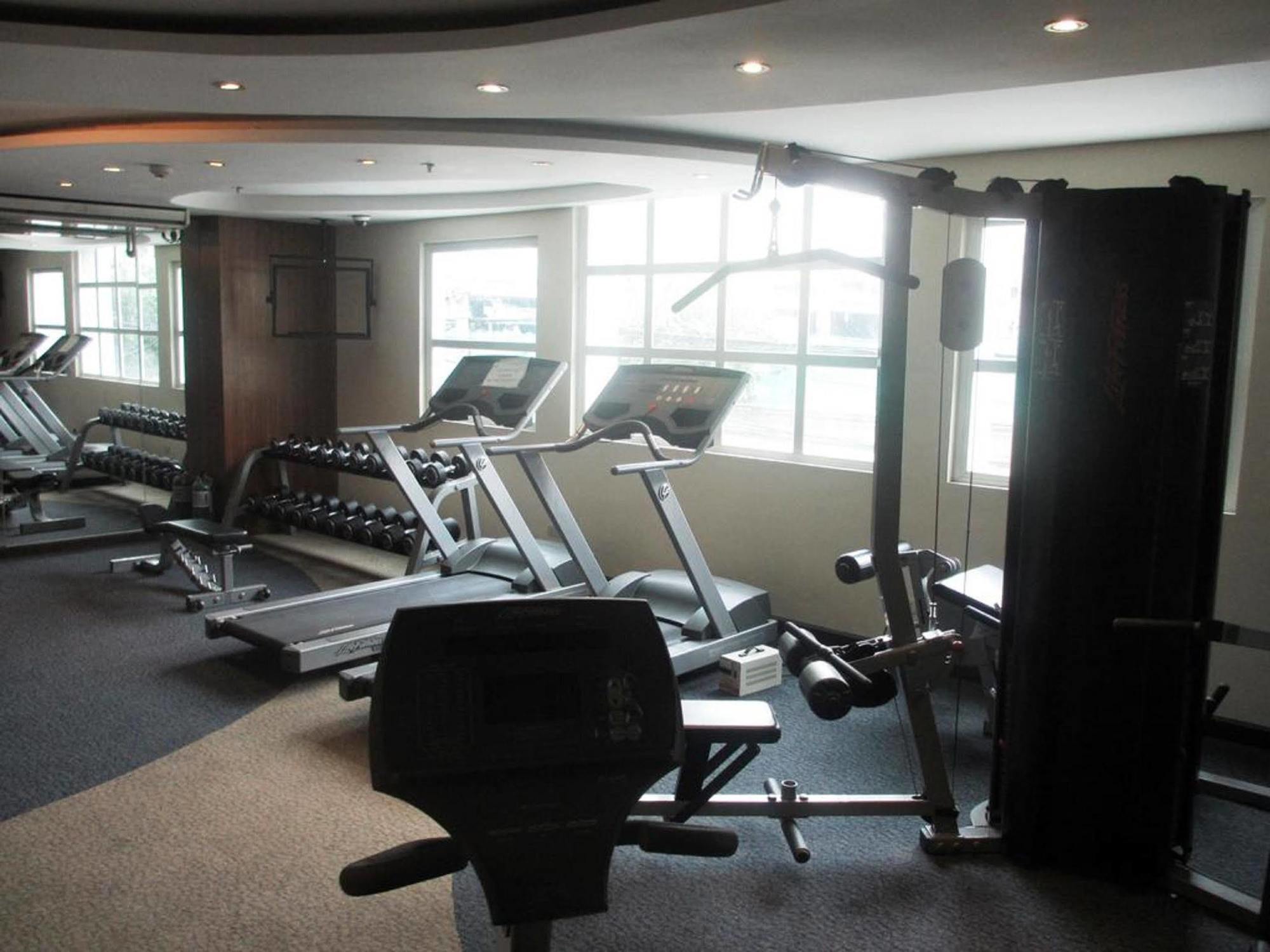 Crown Regency Hotel Makati Makati City Extérieur photo