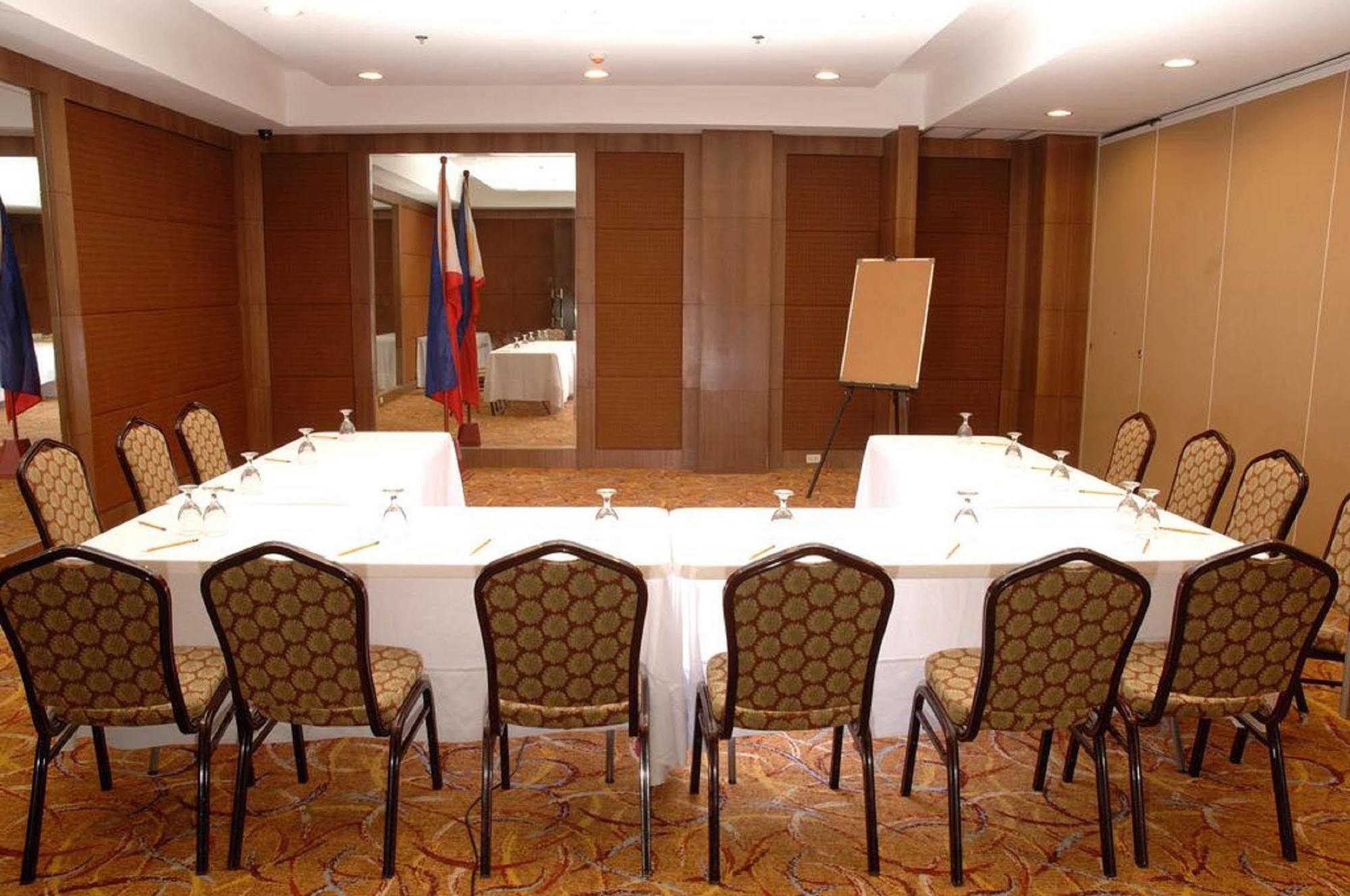 Crown Regency Hotel Makati Makati City Extérieur photo