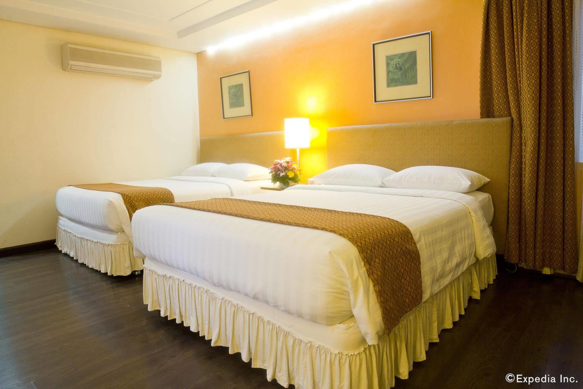 Crown Regency Hotel Makati Makati City Extérieur photo